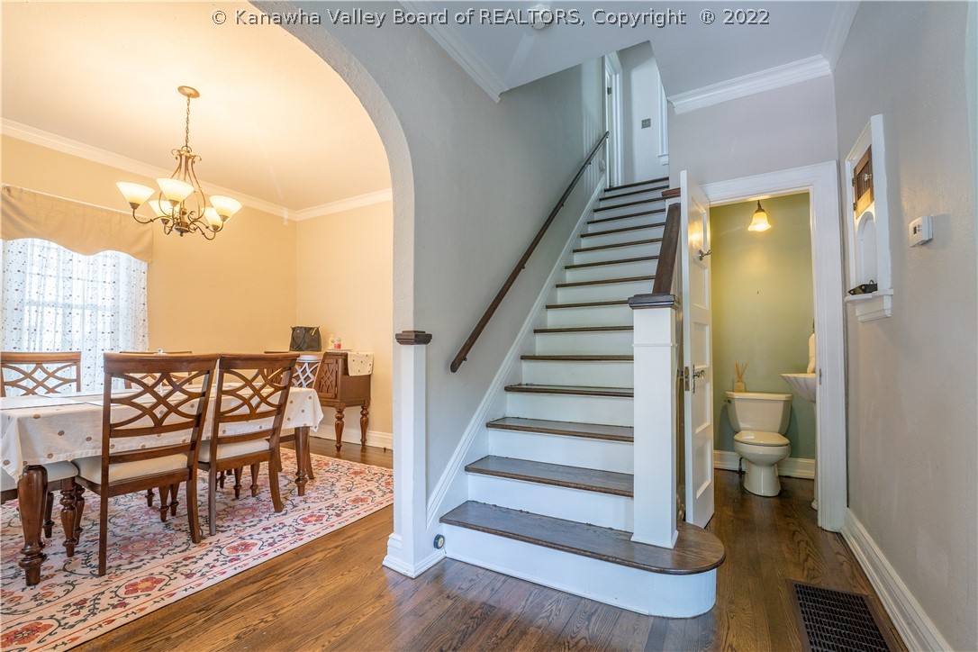 1004 Loudon Heights Road Charleston, WV 25314 - Photo 6 of 43 Gallery Image 6