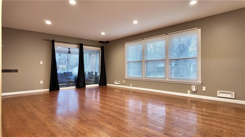 6121 Hunter Street Raytown, MO 64133 - Photo 11 of 31