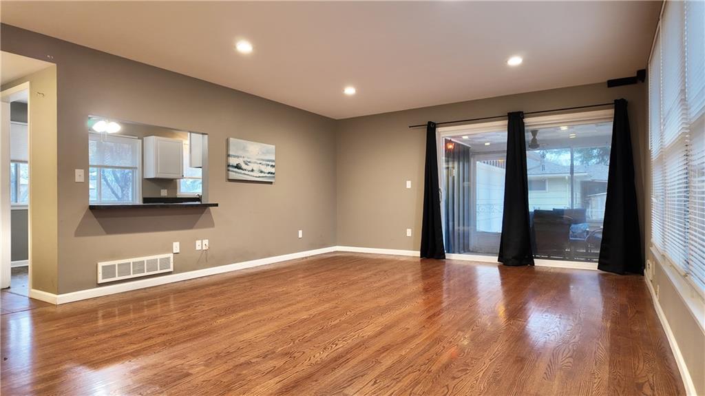 6121 Hunter Street Raytown, MO 64133 - Photo 8 of 31