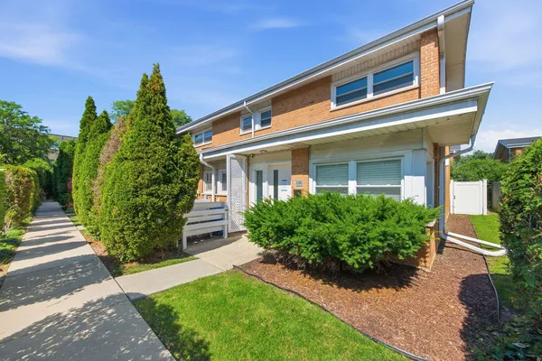 $247,000 | 2633 Hawthorne Lane, Unit E, Flossmoor, IL 60422