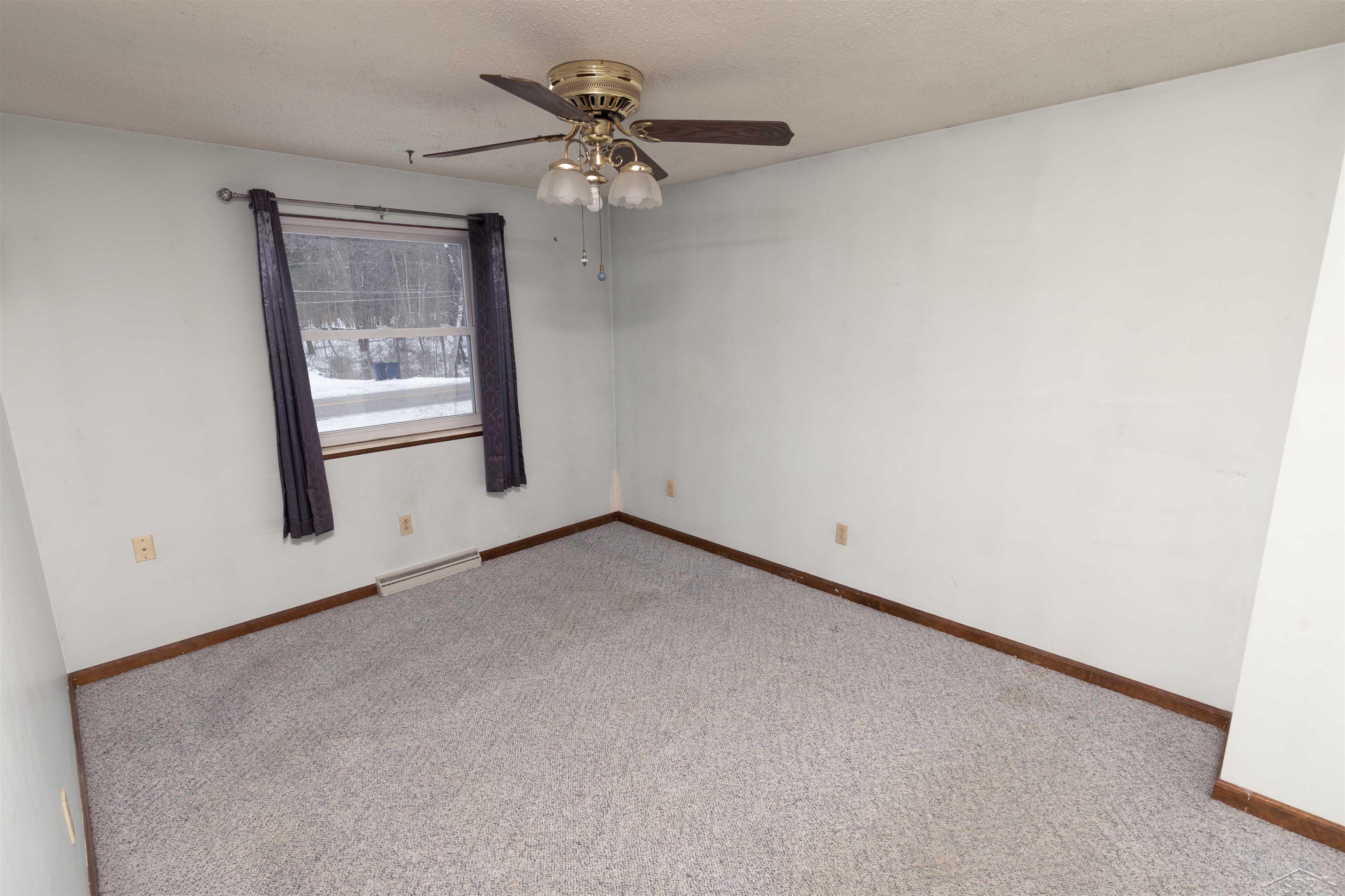 11660 Frost Road Freeland, MI 48623 - Photo 9 of 16