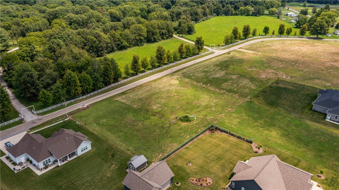 38 North Country Club Road Effingham, IL 62401 - Photo 4 of 9 Gallery Image 4