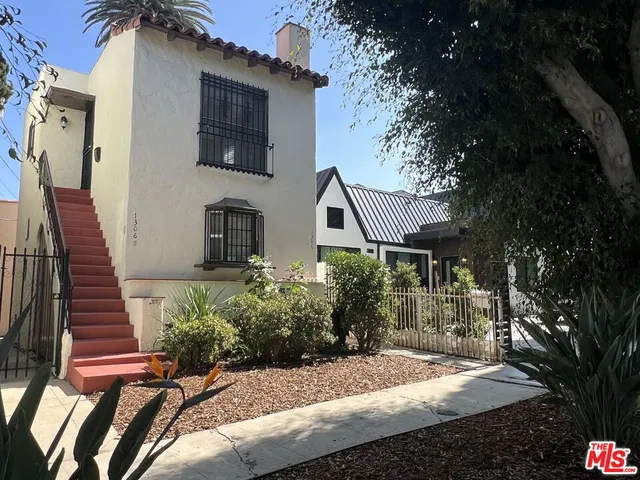 $1,695 | 1306 1/2 South Mansfield Avenue, Los Angeles, CA 90016
