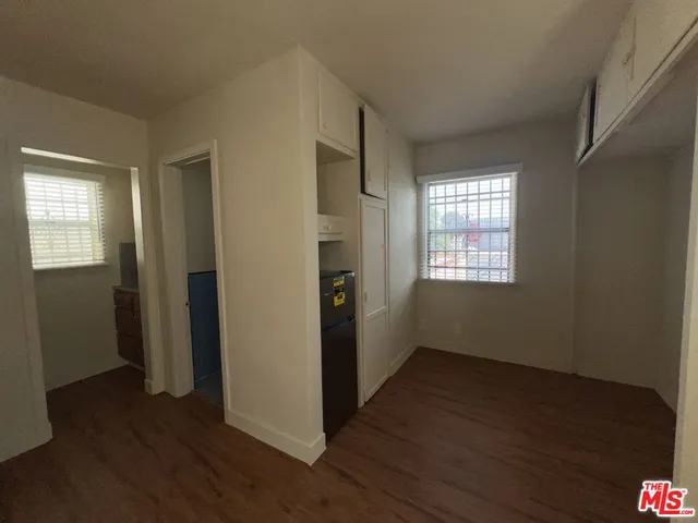 $1,695 | 1306 1/2 South Mansfield Avenue, Los Angeles, CA 90016