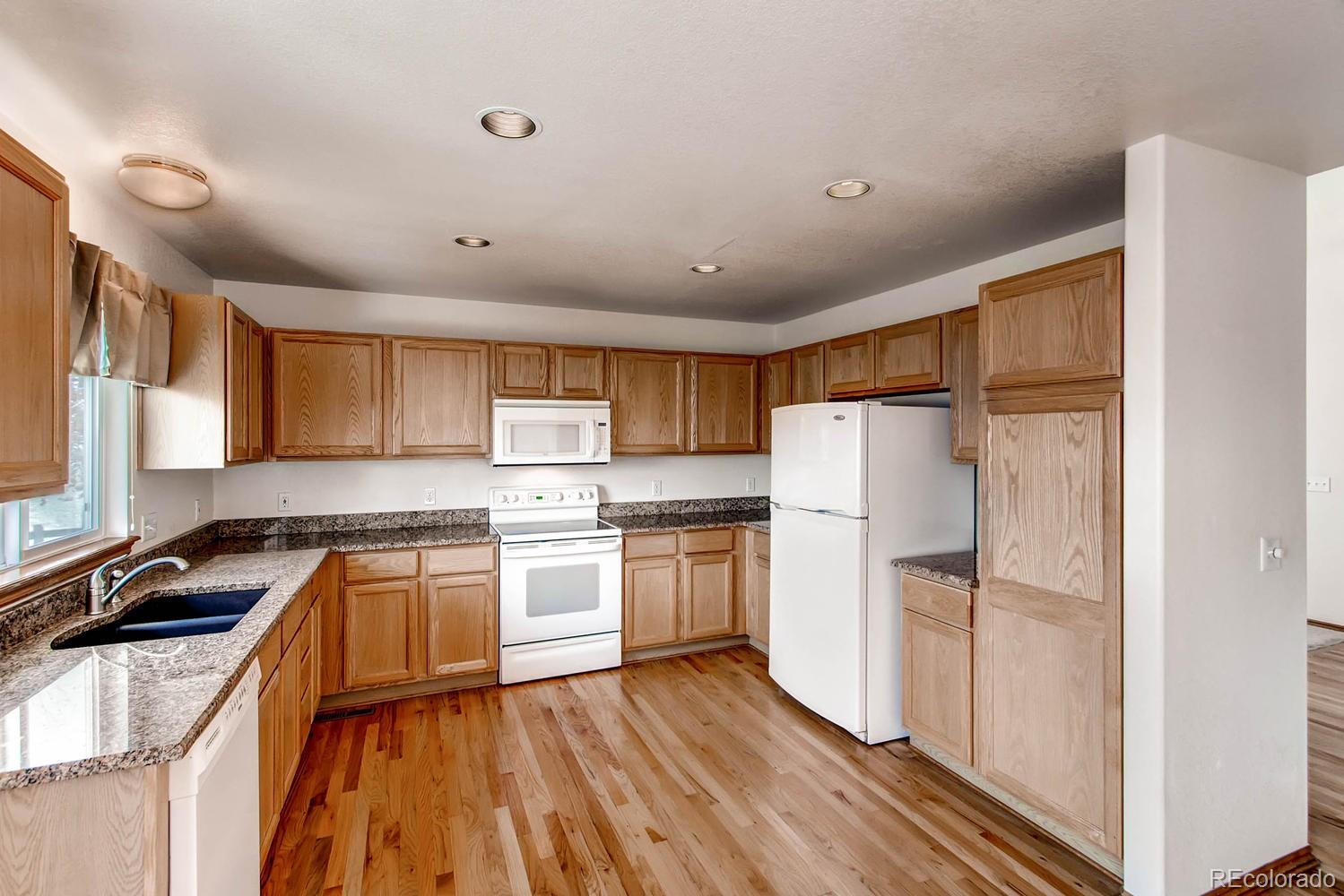 9774 Merimbula Street Highlands Ranch, CO 80130 - Photo 9 of 28 Gallery Image 9