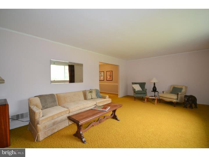 352 Level Road Collegeville, PA 19426 - Photo 4 of 14 Living Room
