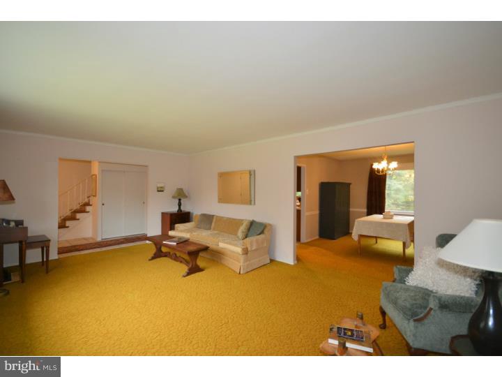 352 Level Road Collegeville, PA 19426 - Photo 5 of 14 Living Room