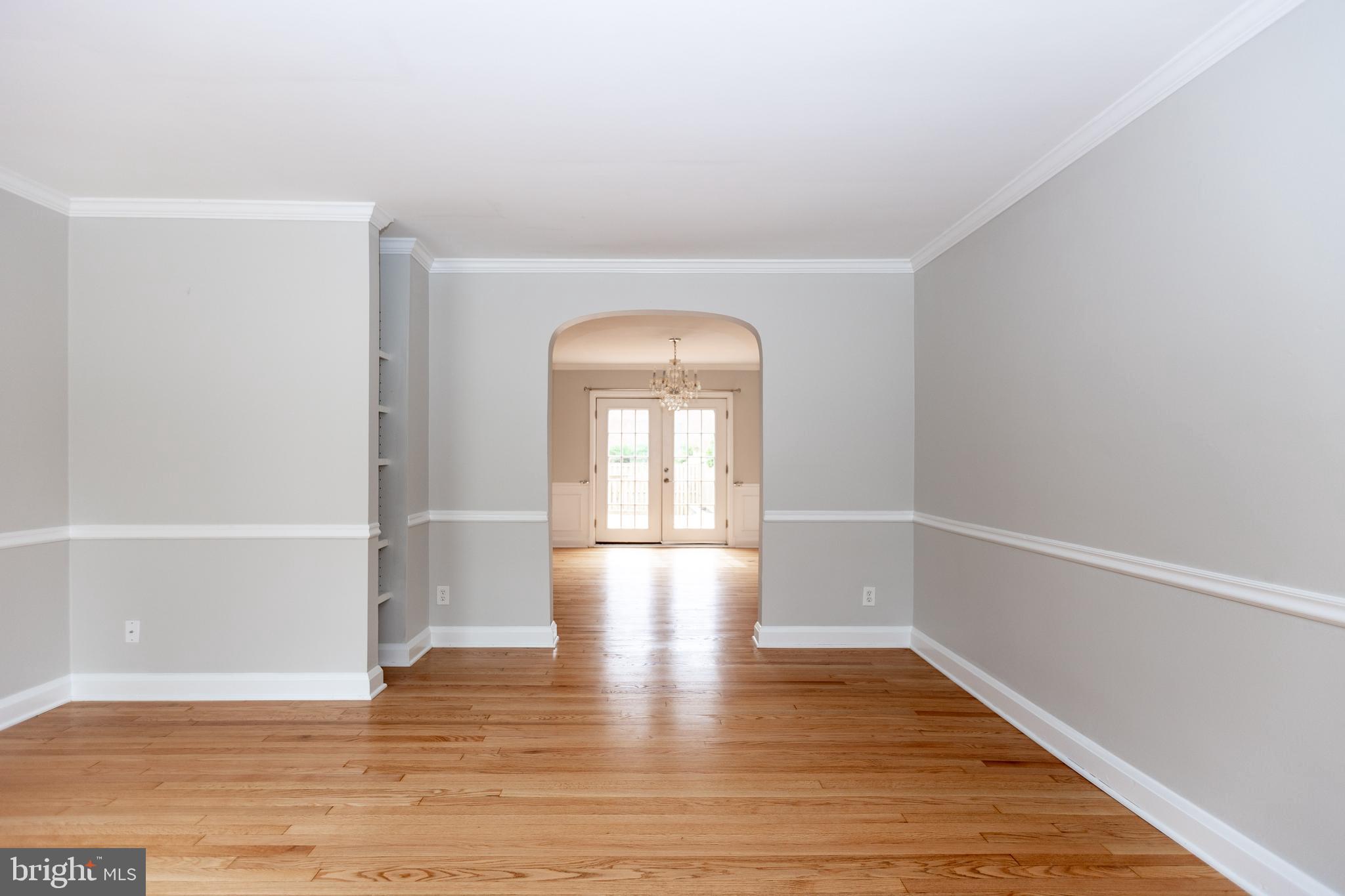 173 Dumbarton Road Baltimore, MD 21212 - Photo 2 of 41 Welcome to the light-filled Rodgers Forge home!