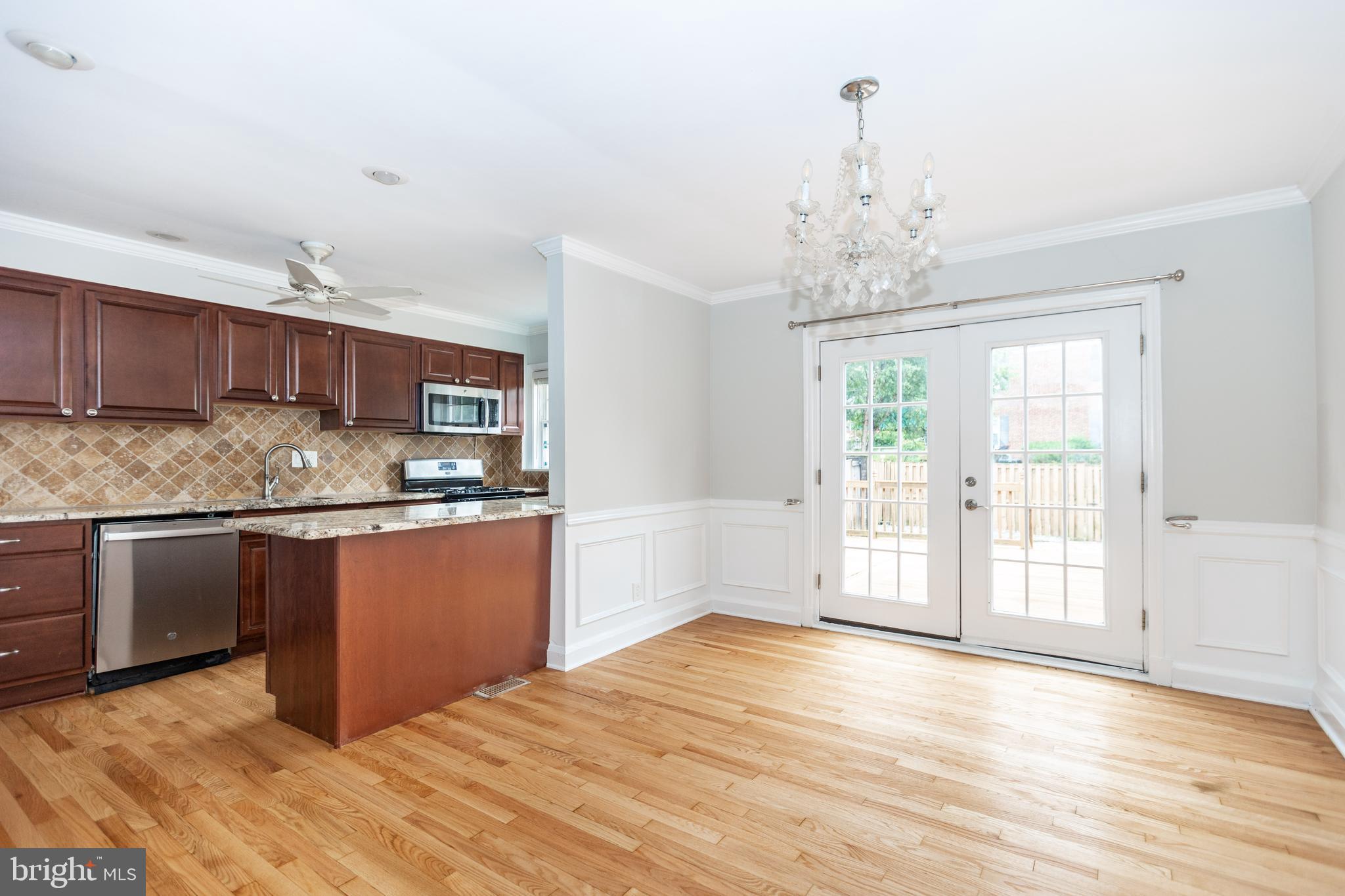 173 Dumbarton Road Baltimore, MD 21212 - Photo 8 of 41 Dining room is open to kitchen
