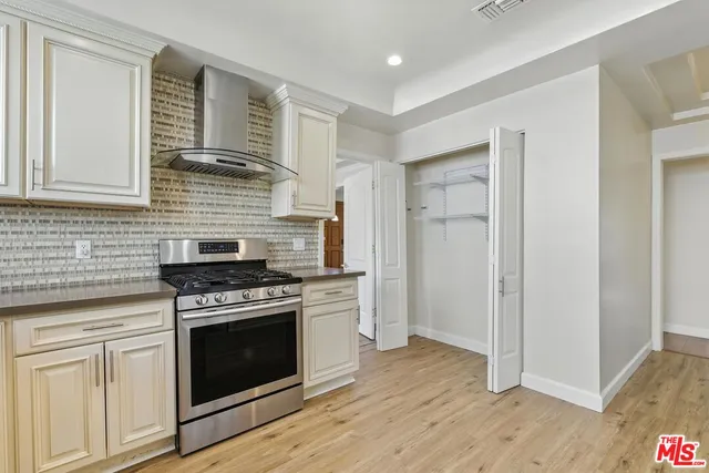 $3,750 | 237 West Kelso Street, Inglewood, CA 90301