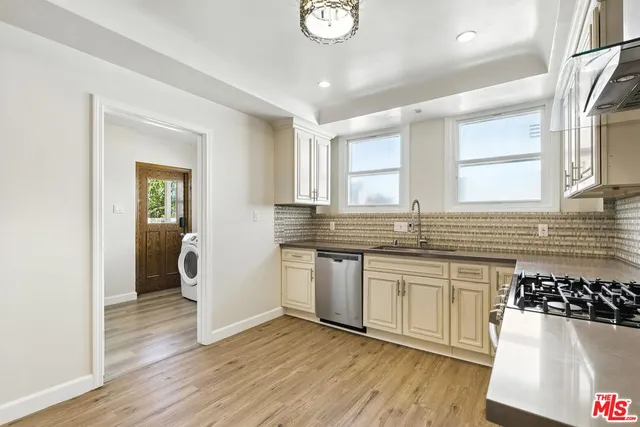 $3,750 | 237 West Kelso Street, Inglewood, CA 90301