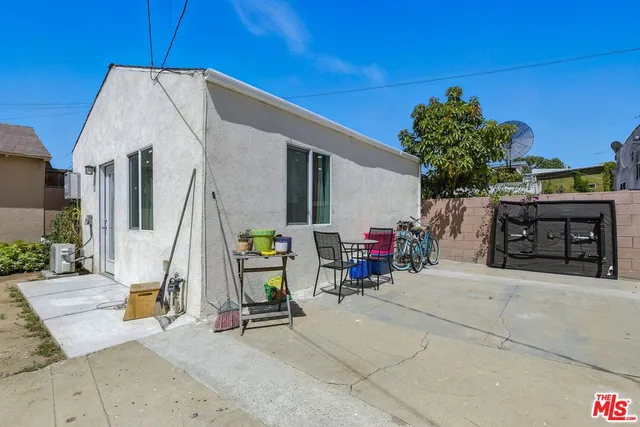 $3,750 | 237 West Kelso Street, Inglewood, CA 90301