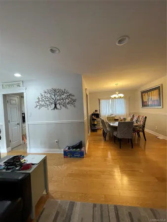 $5,000 | 5 Jeffrey Court, Syosset, NY 11791
