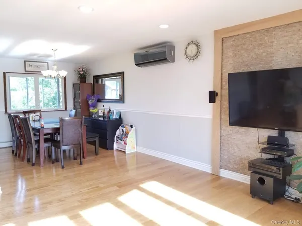 $5,000 | 5 Jeffrey Court, Syosset, NY 11791