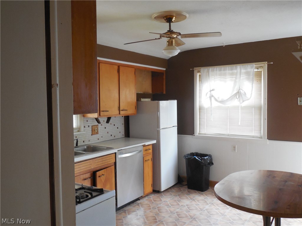 1002 Nevin Street Akron, OH 44310 - Photo 5 of 13 Gallery Image 5
