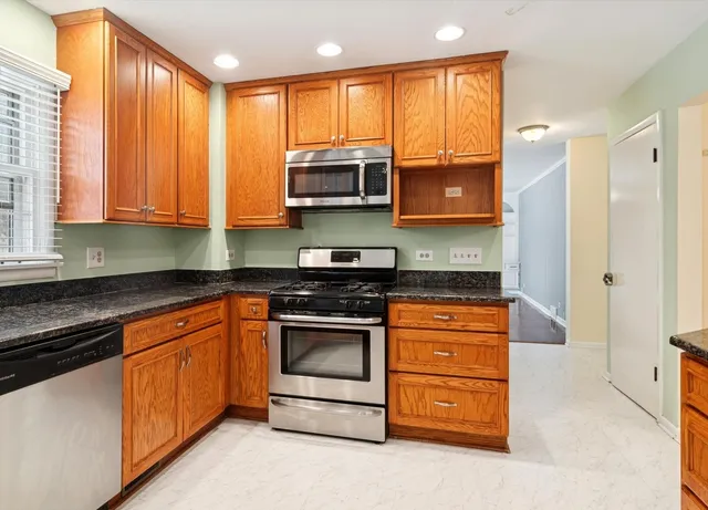 $675,000 | 156 Blueberry Road, Libertyville, IL 60048