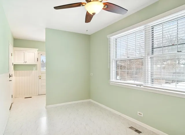 $675,000 | 156 Blueberry Road, Libertyville, IL 60048