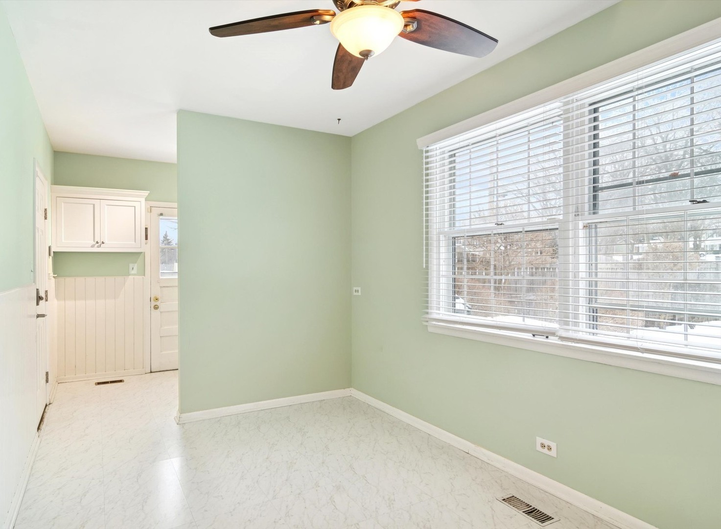 156 Blueberry Road Libertyville, IL 60048 - Photo 13 of 37