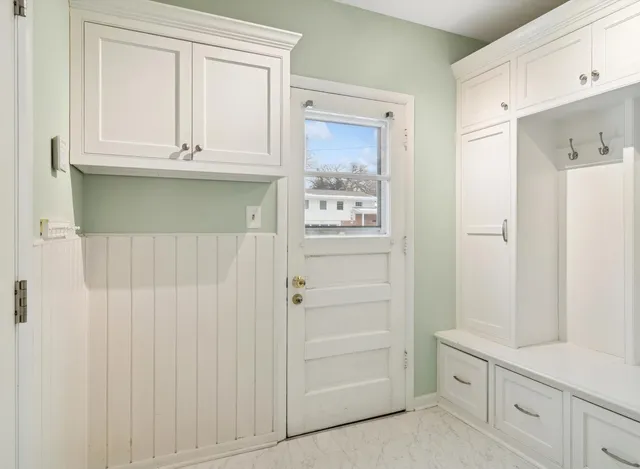 $675,000 | 156 Blueberry Road, Libertyville, IL 60048