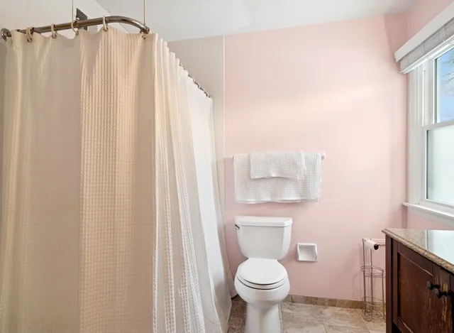 $675,000 | 156 Blueberry Road, Libertyville, IL 60048