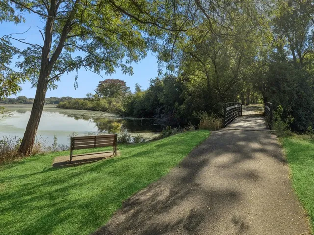 $675,000 | 156 Blueberry Road, Libertyville, IL 60048