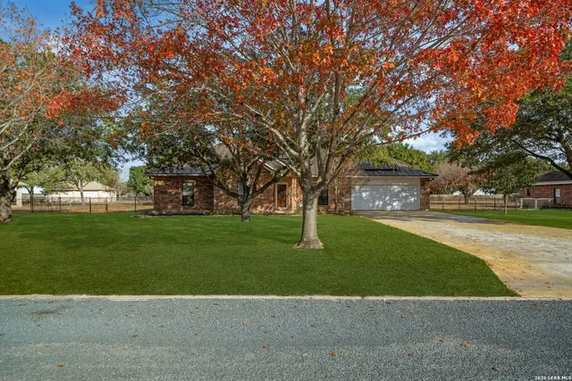 $475,000 | 125 County Road 4720, Castroville, TX 78009