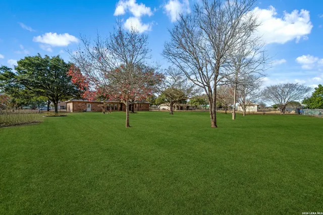 $475,000 | 125 County Road 4720, Castroville, TX 78009