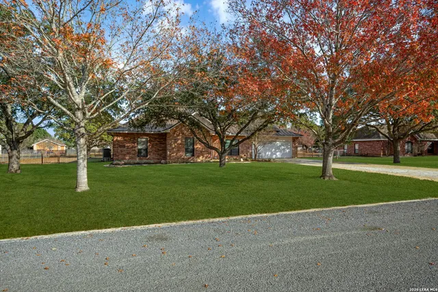 $475,000 | 125 County Road 4720, Castroville, TX 78009