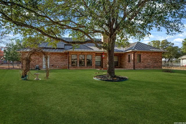 $475,000 | 125 County Road 4720, Castroville, TX 78009