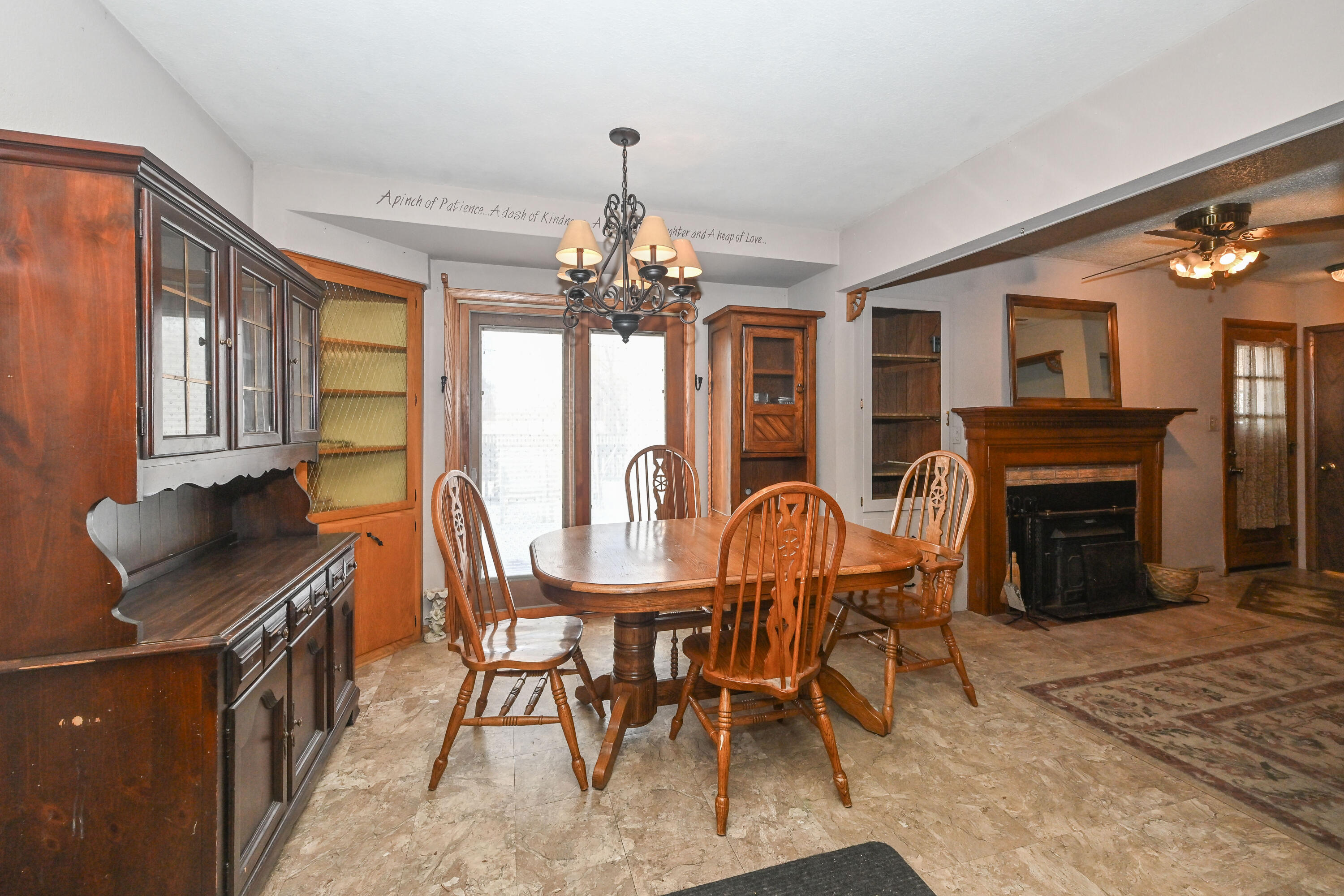 10211 South Nicholson Road Oak Creek, WI 53154 - Photo 11 of 39 Kitchen