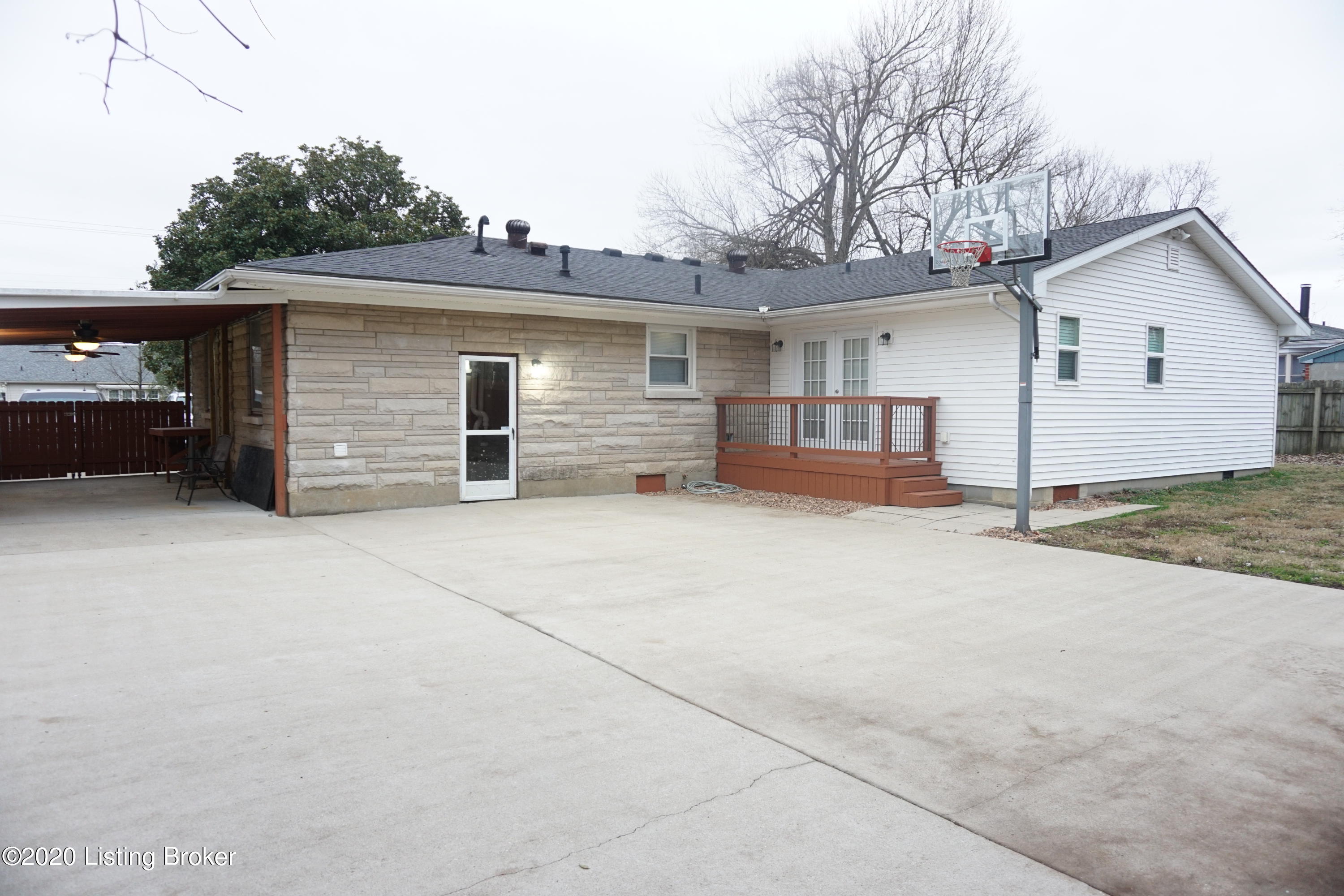 11200 Deering Road Louisville, KY 40272 - Photo 23 of 26 DSC03146