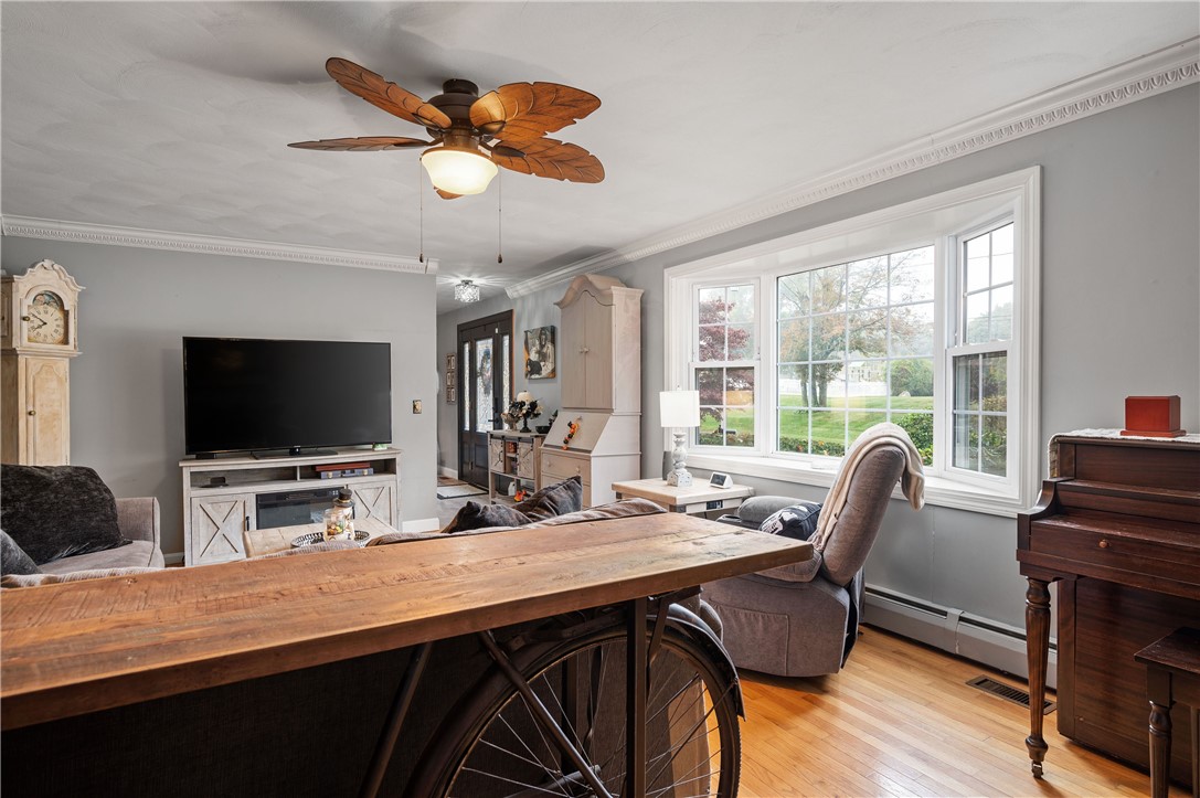 2 Carlo Court Cranston, RI 02921 - Photo 5 of 34