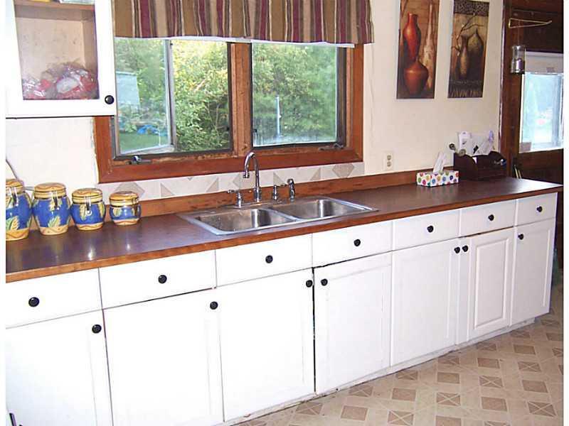 24 Herrick Road Belfast, ME 04915 - Photo 10 of 19 Kitchen.