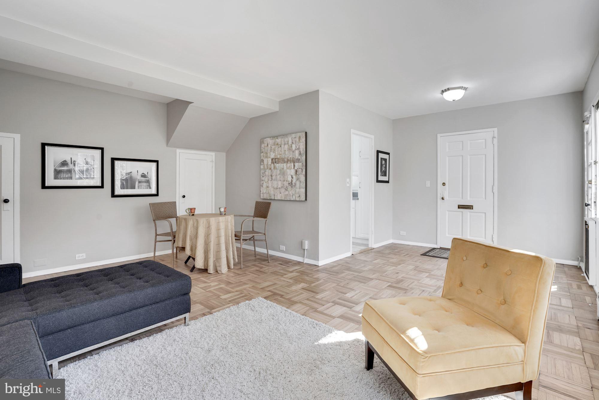 1700 Preston Road Alexandria, VA 22302 - Photo 13 of 33 Living/Dining Area