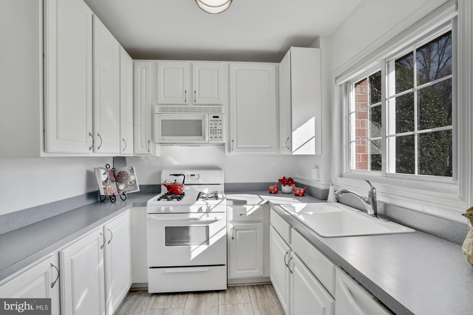 1700 Preston Road Alexandria, VA 22302 - Photo 17 of 33 Kitchen