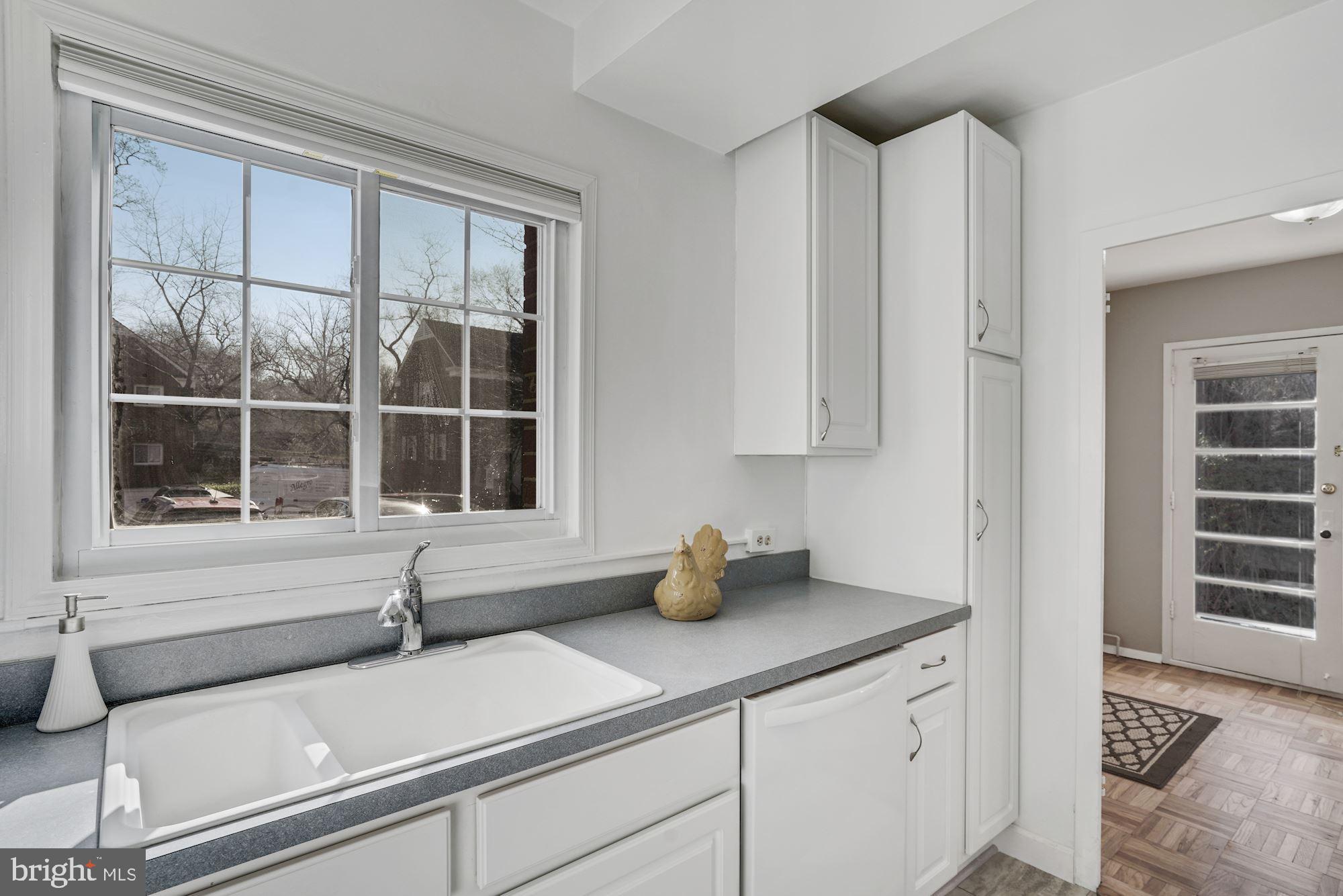 1700 Preston Road Alexandria, VA 22302 - Photo 18 of 33 Kitchen