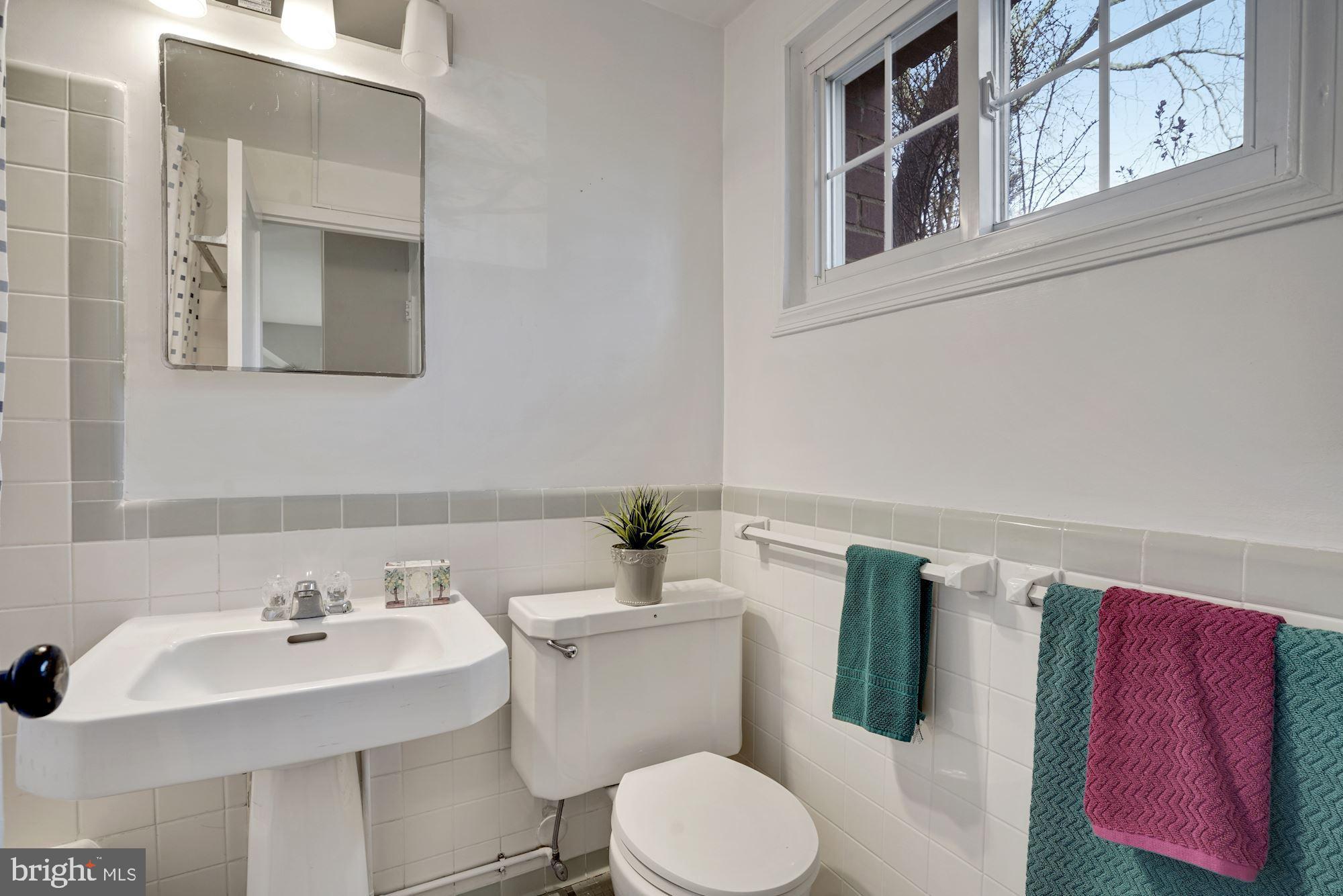 1700 Preston Road Alexandria, VA 22302 - Photo 26 of 33 Bath