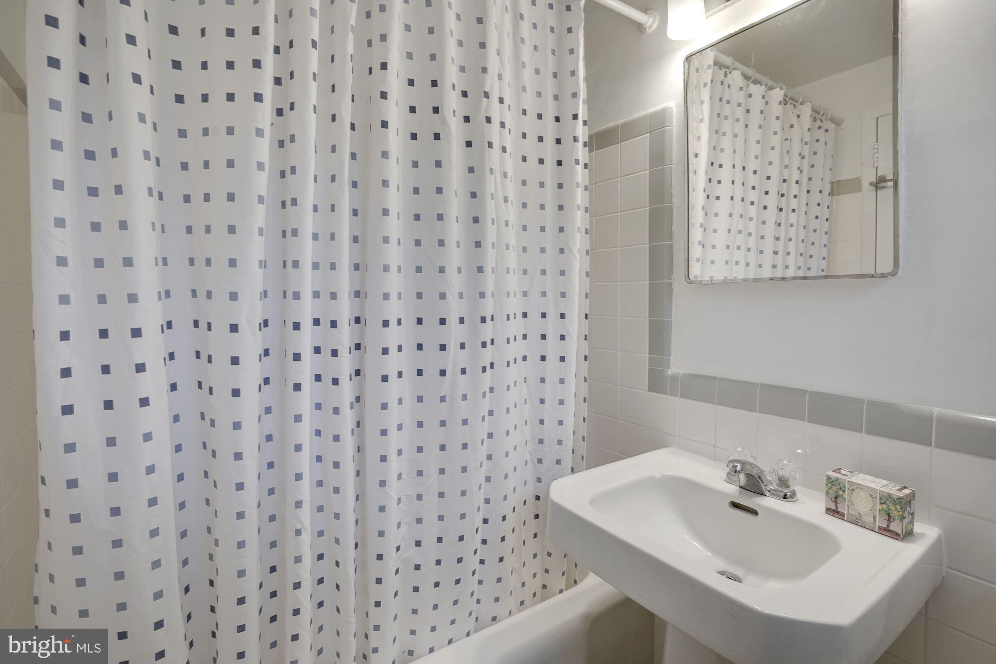 1700 Preston Road Alexandria, VA 22302 - Photo 27 of 33 Bath