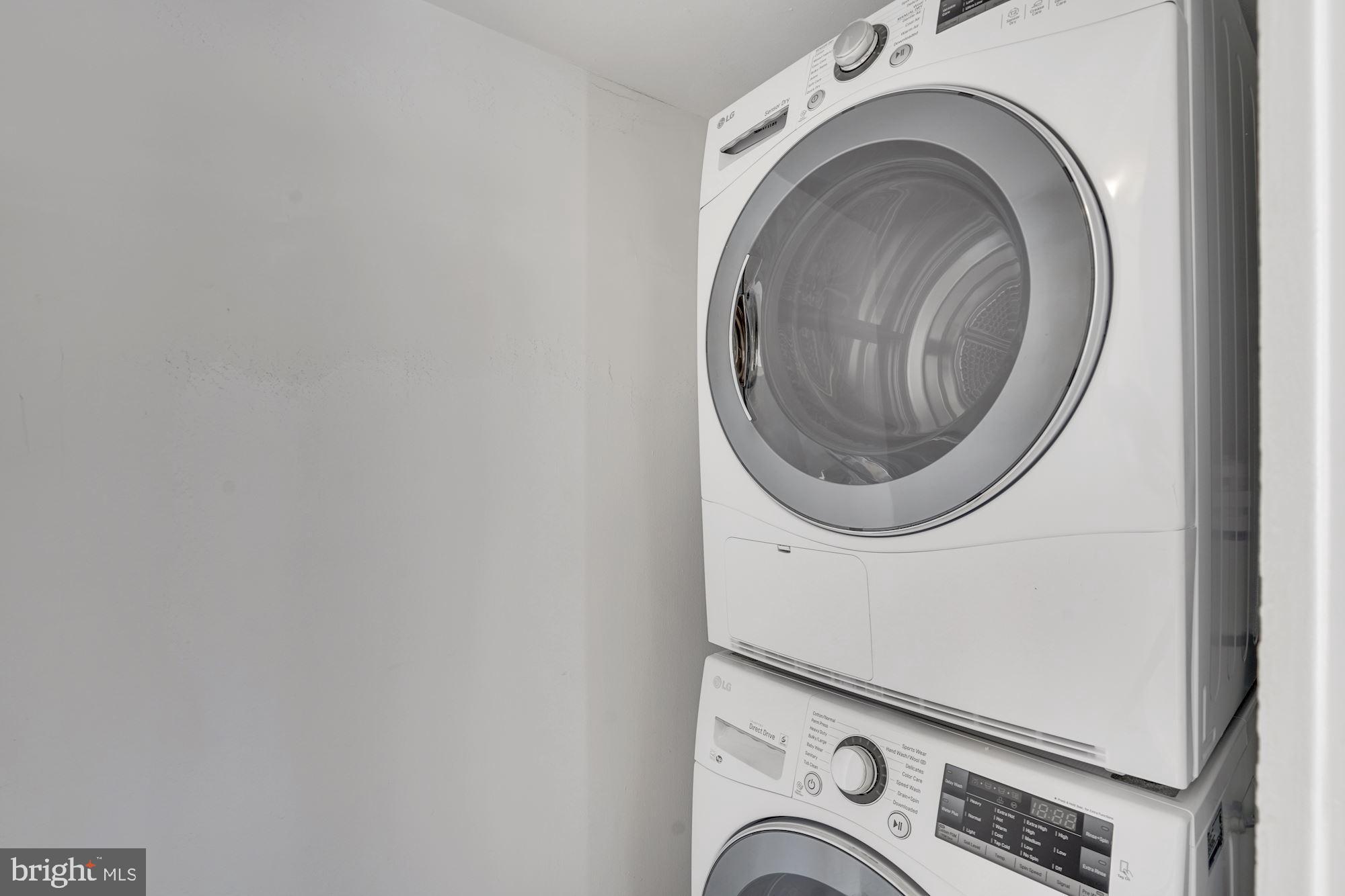 1700 Preston Road Alexandria, VA 22302 - Photo 28 of 33 Washer/Dryer