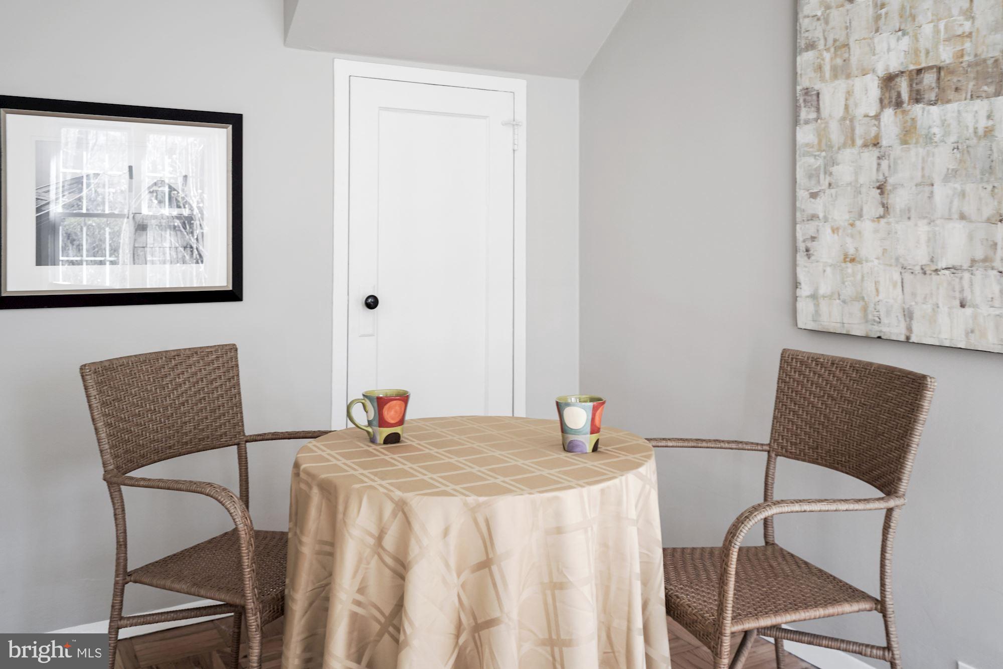 1700 Preston Road Alexandria, VA 22302 - Photo 7 of 33 Living/Dining Area