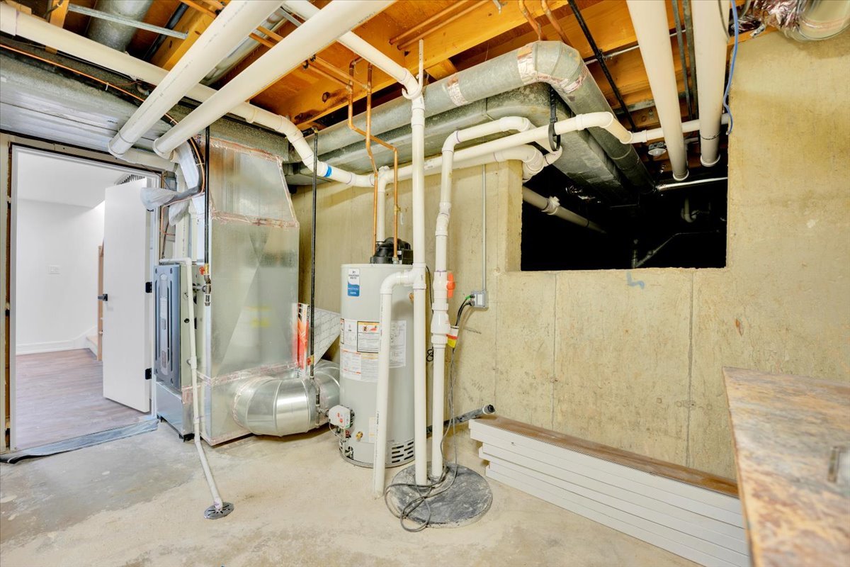 101 Devonshire Road, Unit 1 Tower Lakes, IL 60010 - Photo 32 of 38 a view of a entryway