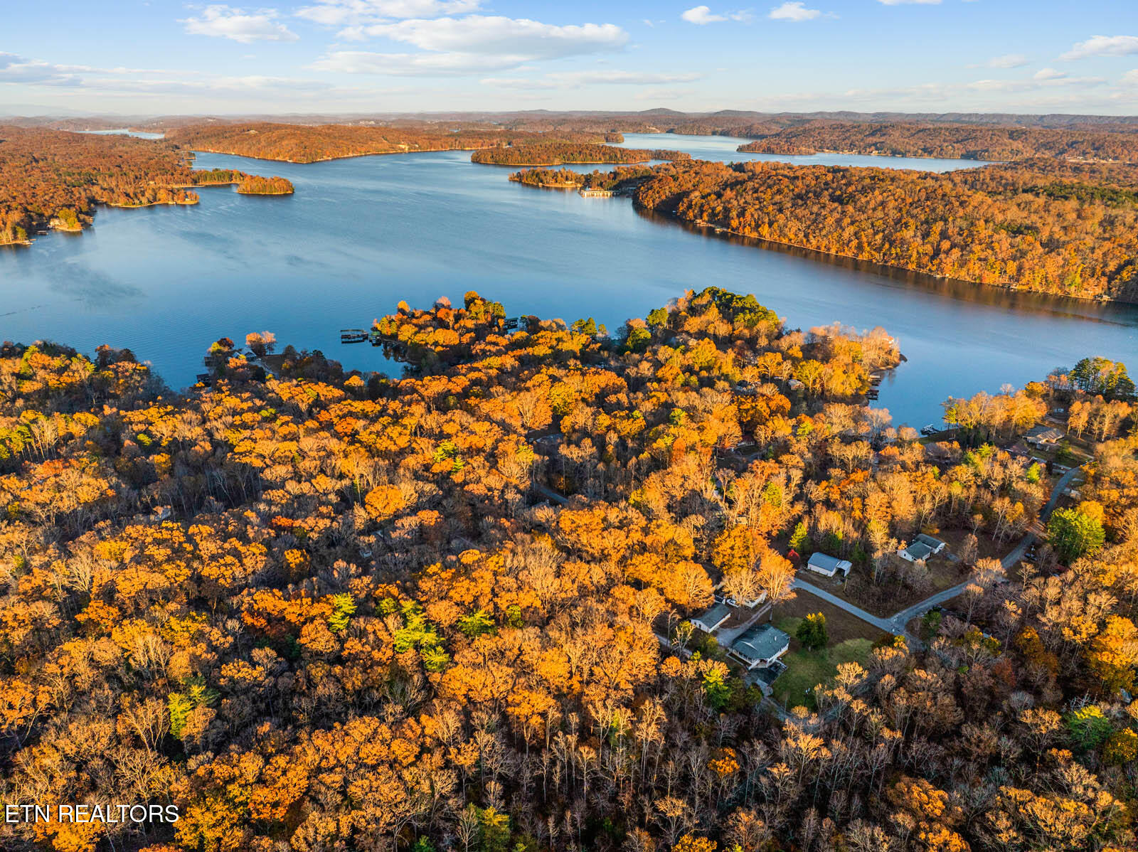 Lakeville Dr Spring Spring City, TN 37381 - Photo 11 of 32 9