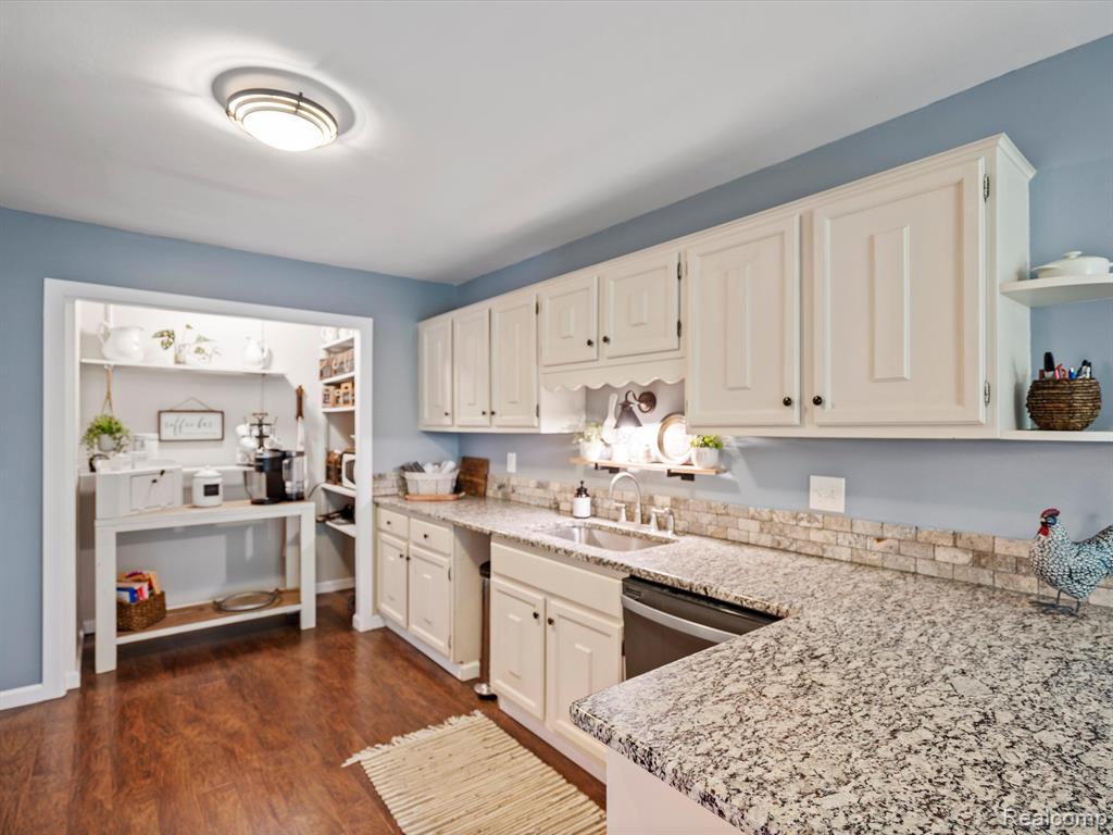 1233 Candlestick Lane Rochester Hills, MI 48306 - Photo 7 of 42