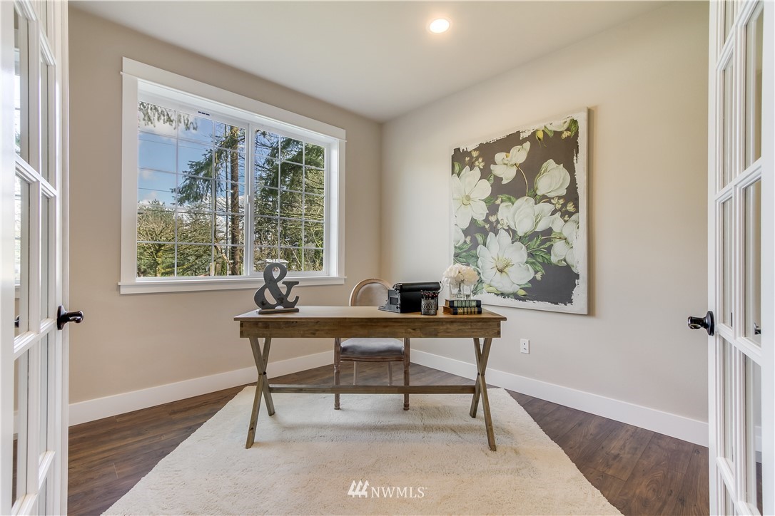 7102 Lower Ridge Road, Unit B Everett, WA 98203 - Photo 3 of 19