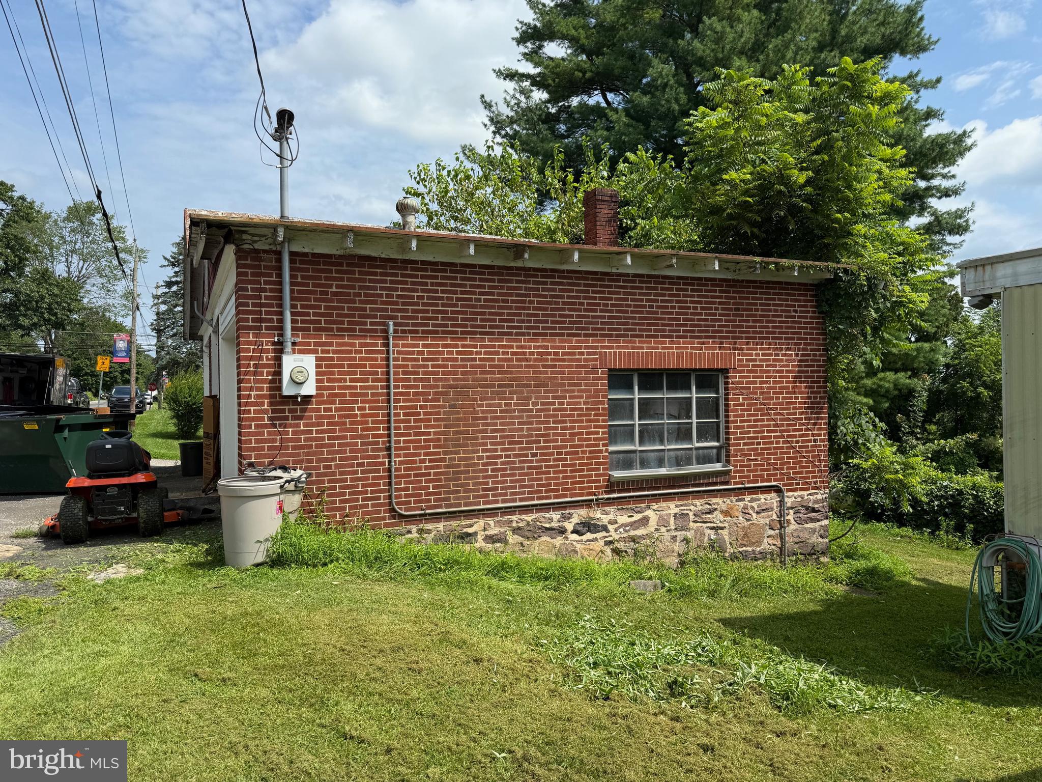 14 Center Street Duncannon, PA 17020 - Photo 7 of 10 a front view of a house with garden