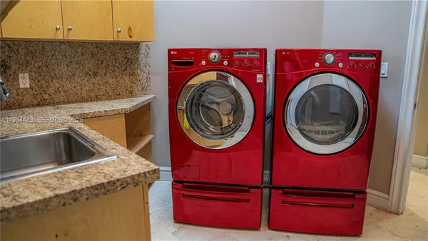 $2,699,000 | 6200 Southwest 97th Avenue, Miami, FL 33173