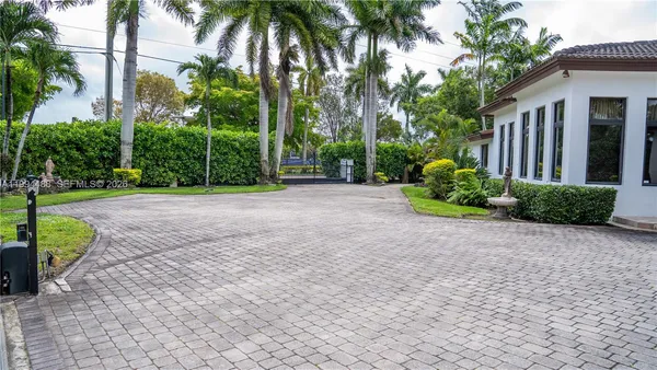 $2,699,000 | 6200 Southwest 97th Avenue, Miami, FL 33173