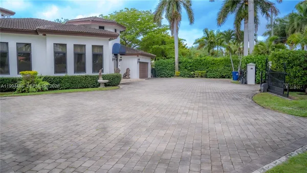 $2,699,000 | 6200 Southwest 97th Avenue, Miami, FL 33173