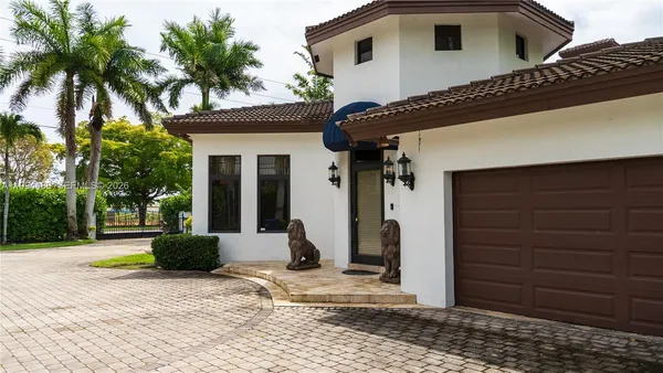 $2,699,000 | 6200 Southwest 97th Avenue, Miami, FL 33173