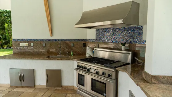 $2,699,000 | 6200 Southwest 97th Avenue, Miami, FL 33173